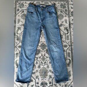 Levi’s High-Rise Straight Crop